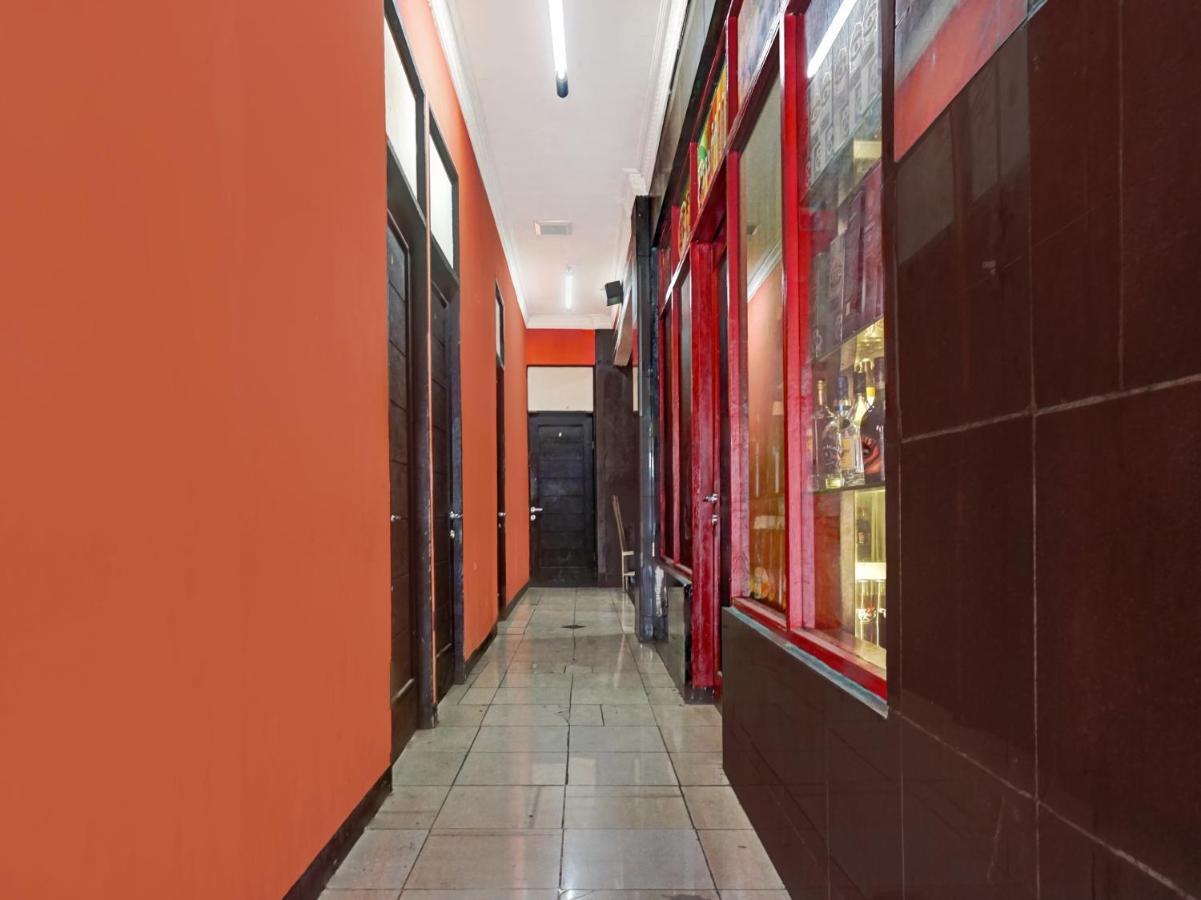 Oyo 90702 Wisma Tobana Kebayoran Mencil Екстер'єр фото